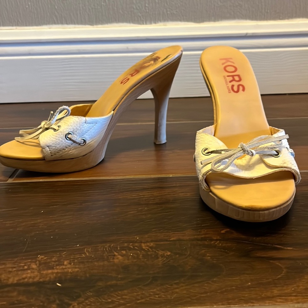 Michael KORS white leather sandal heels- size 9